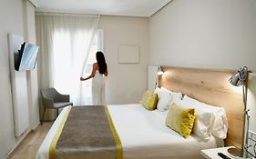 Aparthotel Los Girasoles
